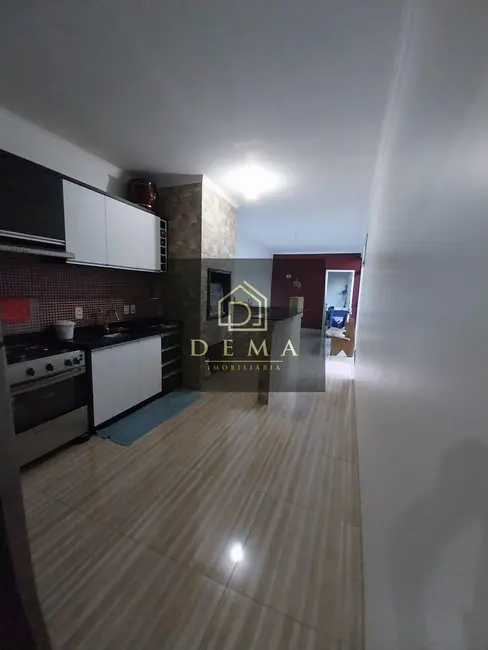 Casa com 2 quartos à venda em Toledo - PR - imagem 5 Foto 5 de Casa com 2 quartos à venda em Toledo - PR