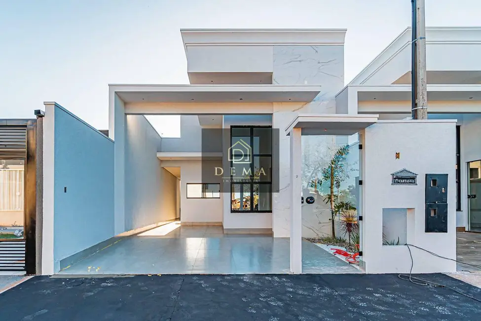 Foto 1 de Casa com 2 quartos à venda, 112m2 em Jardim Gisela, Toledo - PR