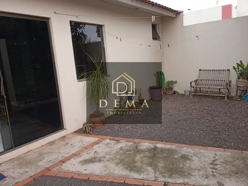 Casa com 2 quartos à venda em Jardim Gisela, Toledo - PR - imagem 9 Foto 9 de Casa com 2 quartos à venda em Jardim Gisela, Toledo - PR