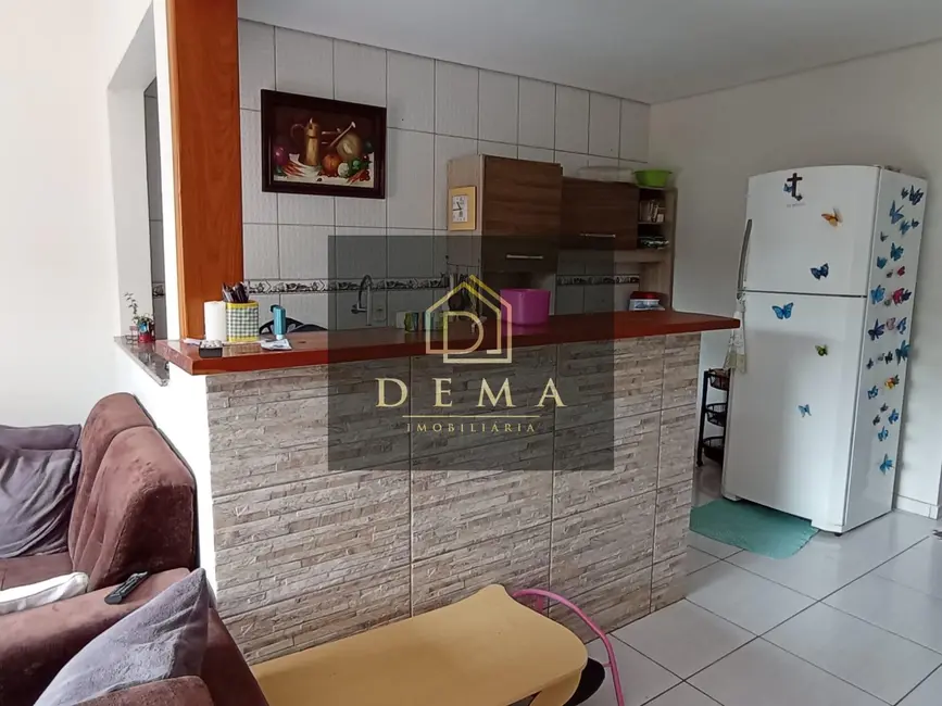 Casa com 2 quartos à venda em Jardim Gisela, Toledo - PR - imagem 3 Foto 3 de Casa com 2 quartos à venda em Jardim Gisela, Toledo - PR
