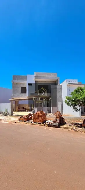 Foto 1 de Sobrado com 3 quartos à venda em Jardim Pancera, Toledo - PR