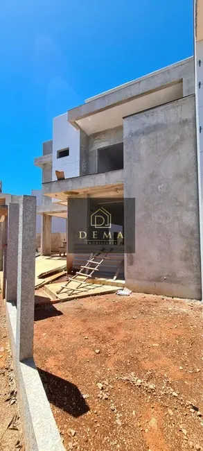 Foto 2 de Sobrado com 3 quartos à venda em Jardim Pancera, Toledo - PR
