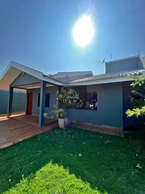 Foto 1 de Casa com 2 quartos à venda, 81m2 em Jardim Gisela, Toledo - PR