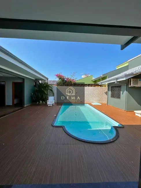 Foto 2 de Casa com 2 quartos à venda, 81m2 em Jardim Gisela, Toledo - PR