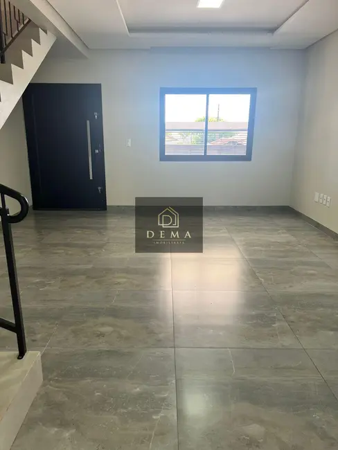 Sobrado com 2 quartos à venda, 160m2 em Jardim Recanto, Toledo - PR - imagem 8 Foto 8 de Sobrado com 2 quartos à venda, 160m2 em Jardim Recanto, Toledo - PR