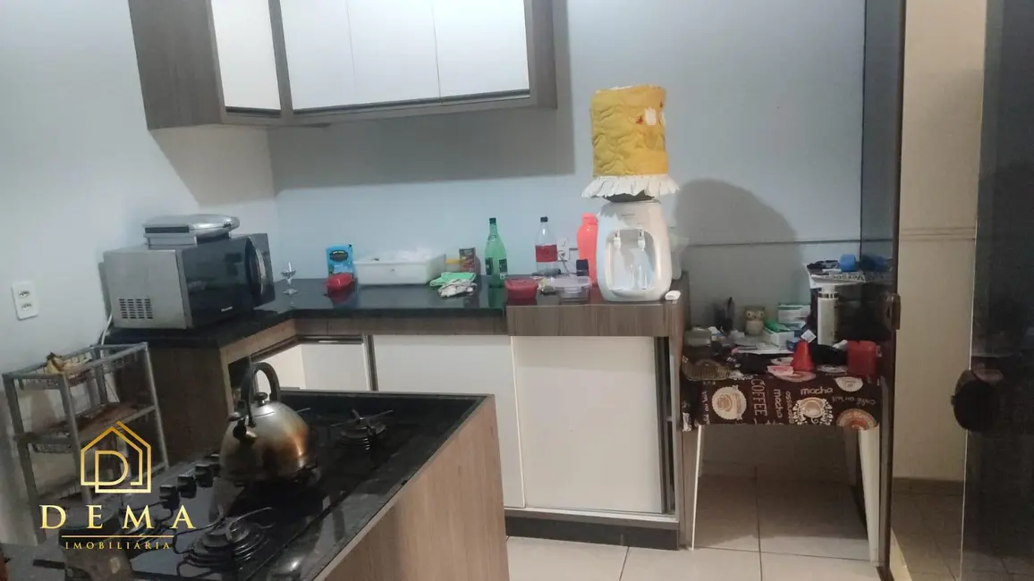 Sobrado com 2 quartos à venda, 92m2 em Jardim Gisela, Toledo - PR - imagem 6 Foto 6 de Sobrado com 2 quartos à venda, 92m2 em Jardim Gisela, Toledo - PR