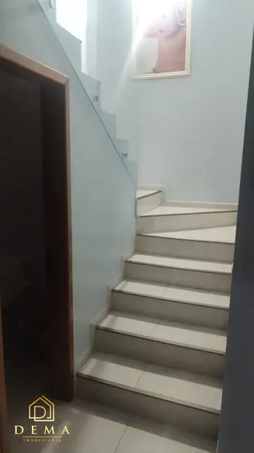 Sobrado com 2 quartos à venda, 92m2 em Jardim Gisela, Toledo - PR - imagem 9 Foto 9 de Sobrado com 2 quartos à venda, 92m2 em Jardim Gisela, Toledo - PR