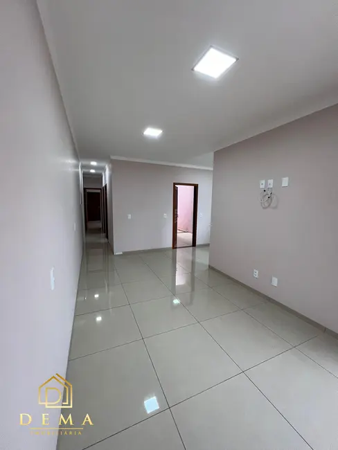 Foto 2 de Casa com 1 quarto à venda, 62m2 em Jardim Coopagro, Toledo - PR