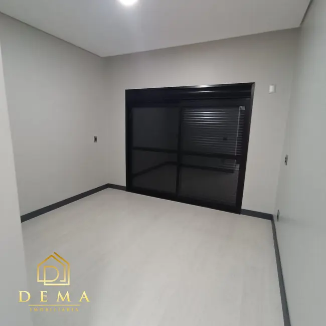 Sobrado à venda em Jardim Planalto, Toledo - PR - imagem 13 Foto 13 de Sobrado à venda em Jardim Planalto, Toledo - PR