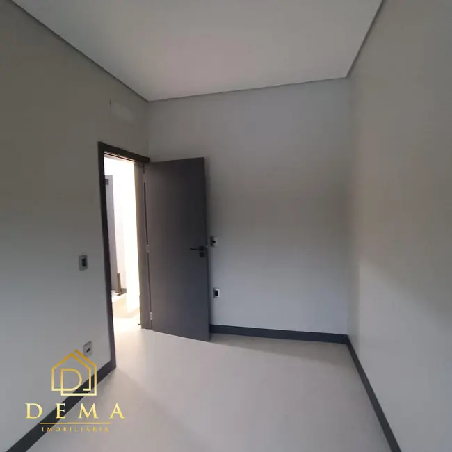 Sobrado à venda em Jardim Planalto, Toledo - PR - imagem 15 Foto 15 de Sobrado à venda em Jardim Planalto, Toledo - PR