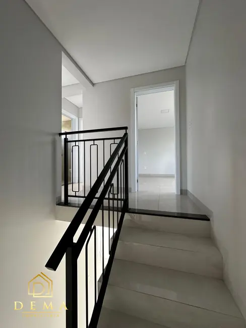 Casa à venda, 160m2 em Jardim Gisela, Toledo - PR - imagem 11 Foto 11 de Casa à venda, 160m2 em Jardim Gisela, Toledo - PR