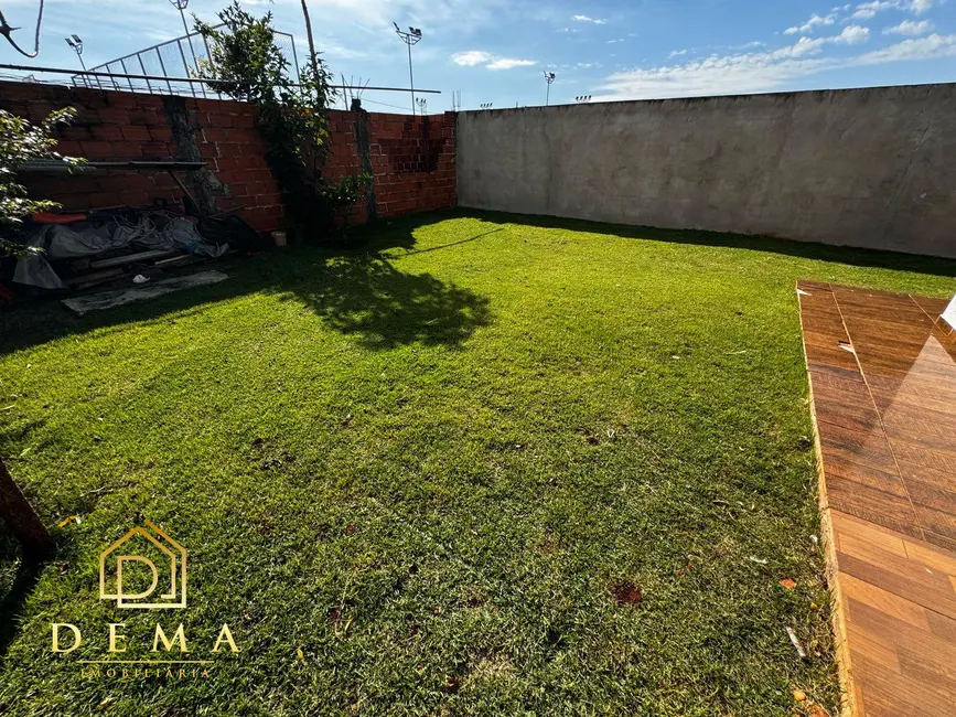 Casa com 2 quartos à venda, 54m2 em Jardim Coopagro, Toledo - PR - imagem 6 Foto 6 de Casa com 2 quartos à venda, 54m2 em Jardim Coopagro, Toledo - PR