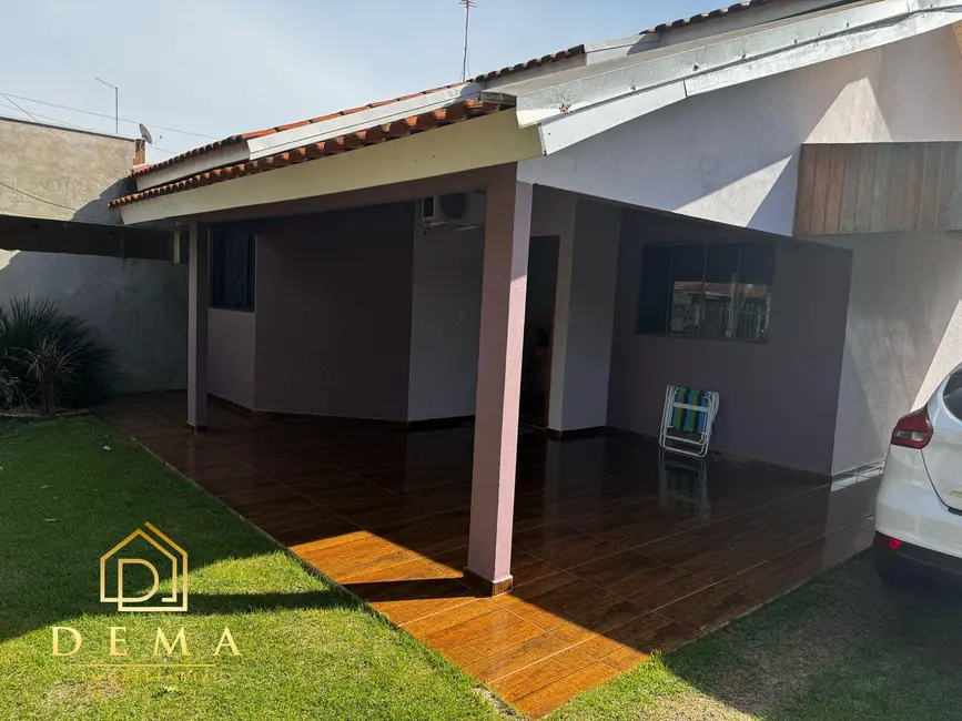 Casa com 2 quartos à venda, 54m2 em Jardim Coopagro, Toledo - PR - imagem 1 Foto 1 de Casa com 2 quartos à venda, 54m2 em Jardim Coopagro, Toledo - PR