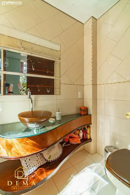 Casa com 1 quarto à venda e para alugar, 436m2 em Centro, Toledo - PR - imagem 8 Foto 8 de Casa com 1 quarto à venda e para alugar, 436m2 em Centro, Toledo - PR