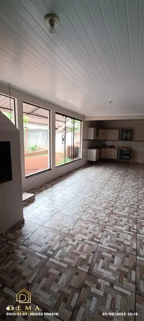 Casa com 3 quartos à venda, 119m2 em São Francisco, Toledo - PR - imagem 4 Foto 4 de Casa com 3 quartos à venda, 119m2 em São Francisco, Toledo - PR