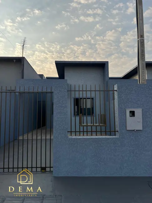 Foto 2 de Casa com 2 quartos à venda, 52m2 em Toledo - PR