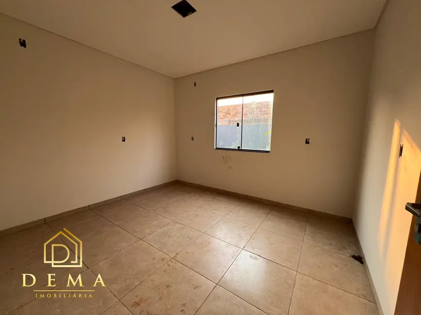 Foto 2 de Casa com 2 quartos à venda, 55m2 em Pinheirinho, Toledo - PR