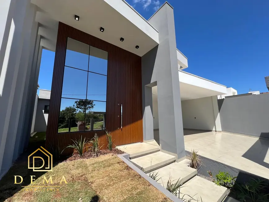 Foto 1 de Casa com 3 quartos à venda, 198m2 em Toledo - PR