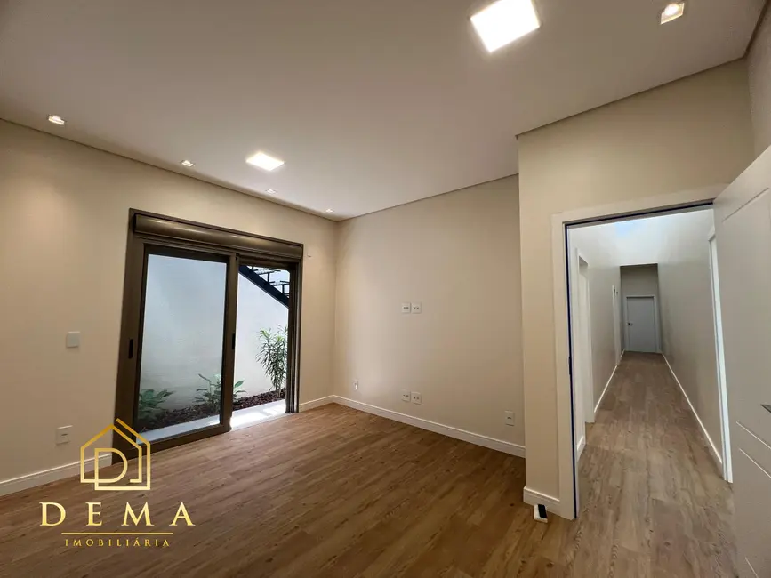 Foto 12 de Casa à venda, 327m2 em Toledo - PR