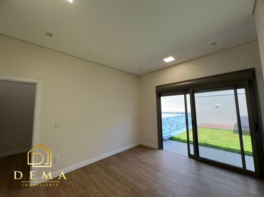 Foto 7 de Casa à venda, 327m2 em Toledo - PR