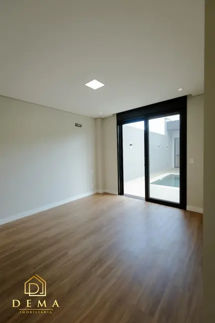 Sobrado à venda em Toledo - PR - imagem 8 Foto 8 de Sobrado à venda em Toledo - PR