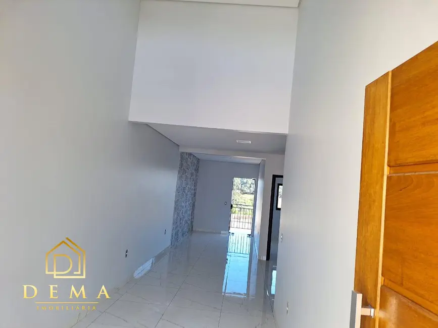 Casa com 1 quarto à venda, 107m2 em Jardim Coopagro, Toledo - PR - imagem 6 Foto 6 de Casa com 1 quarto à venda, 107m2 em Jardim Coopagro, Toledo - PR