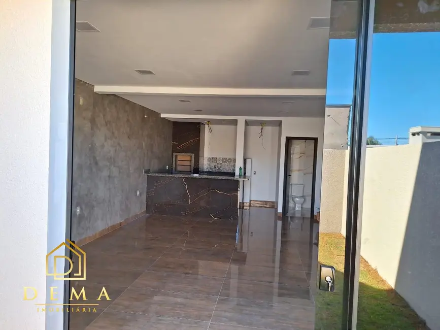 Casa com 1 quarto à venda, 107m2 em Jardim Coopagro, Toledo - PR - imagem 4 Foto 4 de Casa com 1 quarto à venda, 107m2 em Jardim Coopagro, Toledo - PR