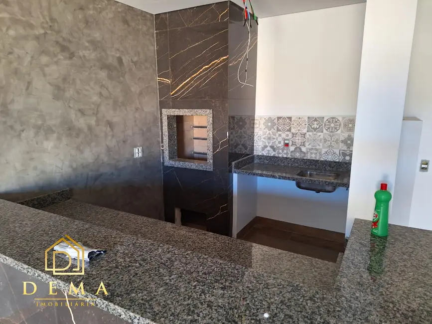 Casa com 1 quarto à venda, 107m2 em Jardim Coopagro, Toledo - PR - imagem 3 Foto 3 de Casa com 1 quarto à venda, 107m2 em Jardim Coopagro, Toledo - PR