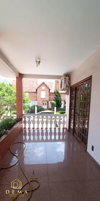 Foto 11 de Casa à venda, 301m2 em Jardim La Salle, Toledo - PR