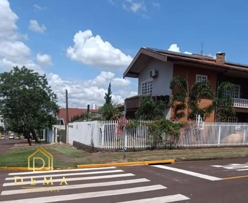 Foto 4 de Casa à venda, 301m2 em Jardim La Salle, Toledo - PR