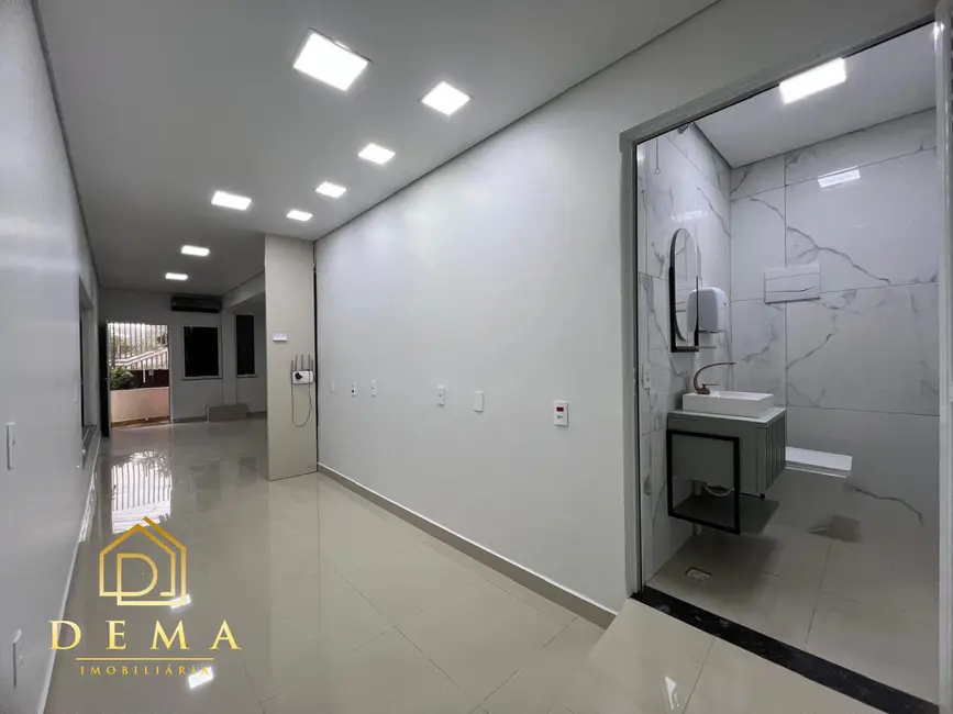 Sala Comercial para alugar, 35m2 em Centro, Toledo - PR - imagem 2 Foto 2 de Sala Comercial para alugar, 35m2 em Centro, Toledo - PR