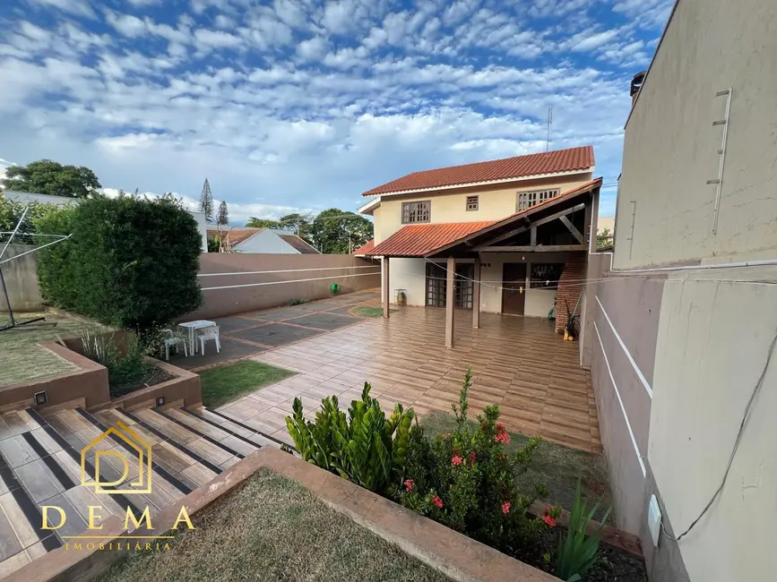 Sobrado com 3 quartos à venda, 221m2 em Jardim Pancera, Toledo - PR - imagem 7 Foto 7 de Sobrado com 3 quartos à venda, 221m2 em Jardim Pancera, Toledo - PR