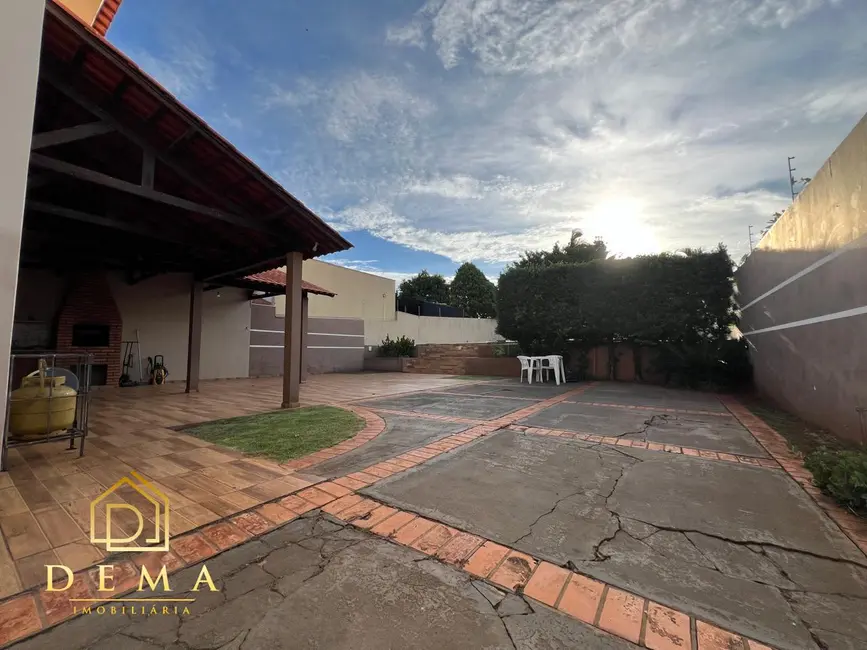 Sobrado com 3 quartos à venda, 221m2 em Jardim Pancera, Toledo - PR - imagem 8 Foto 8 de Sobrado com 3 quartos à venda, 221m2 em Jardim Pancera, Toledo - PR