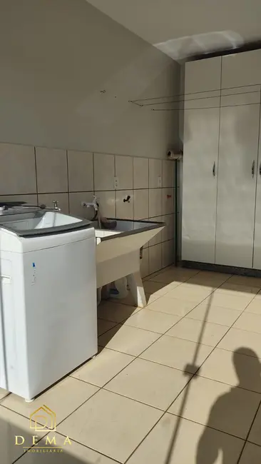 Apartamento com 2 quartos para alugar, 258m2 em Vila Industrial, Toledo - PR - imagem 5 Foto 5 de Apartamento com 2 quartos para alugar, 258m2 em Vila Industrial, Toledo - PR