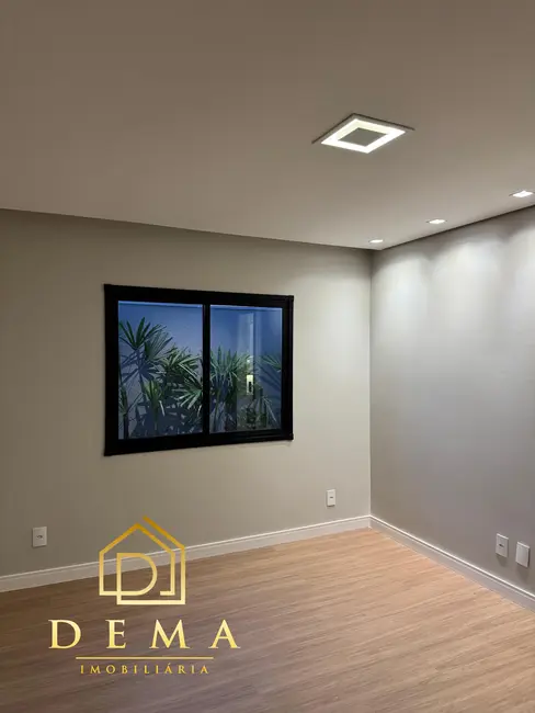 Casa com 1 quarto à venda, 172m2 em Jardim Planalto, Toledo - PR - imagem 9 Foto 9 de Casa com 1 quarto à venda, 172m2 em Jardim Planalto, Toledo - PR