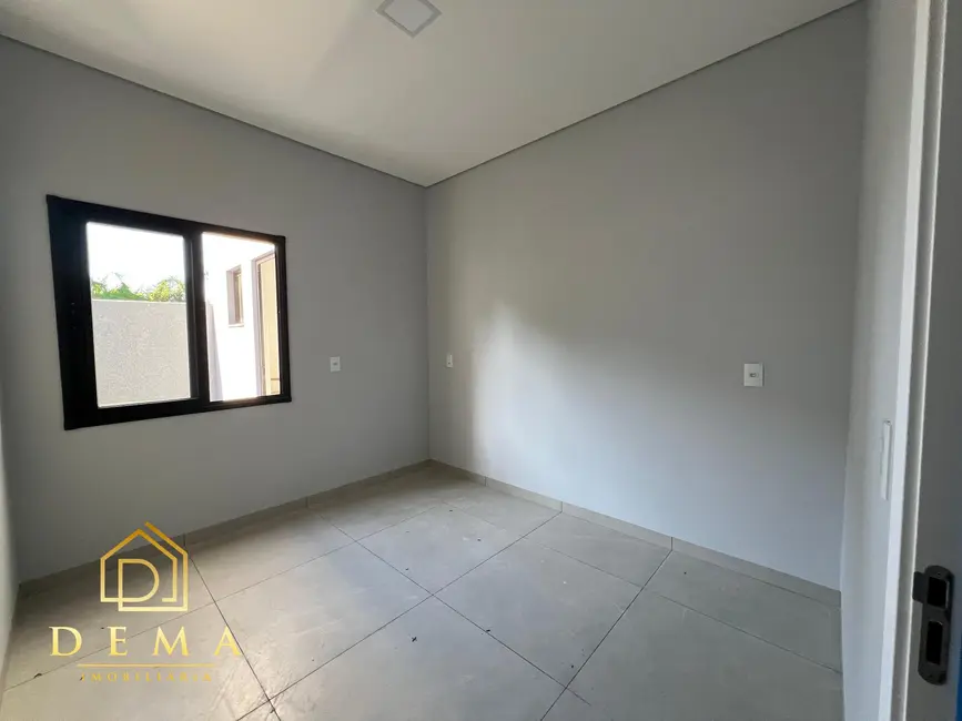 Casa com 2 quartos à venda, 74m2 em Vila Industrial, Toledo - PR - imagem 9 Foto 9 de Casa com 2 quartos à venda, 74m2 em Vila Industrial, Toledo - PR