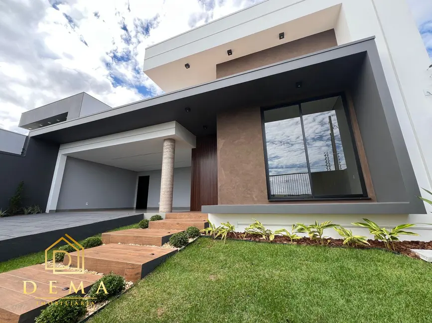 Foto 1 de Casa com 3 quartos à venda, 183m2 em Vila Becker, Toledo - PR