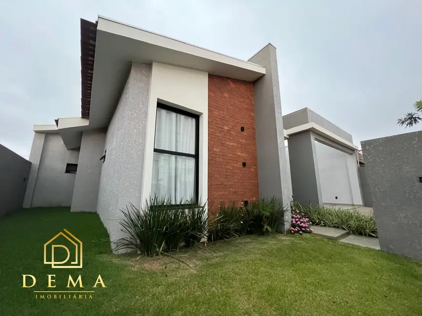 Foto 1 de Casa com 2 quartos à venda, 110m2 em Jardim Planalto, Toledo - PR