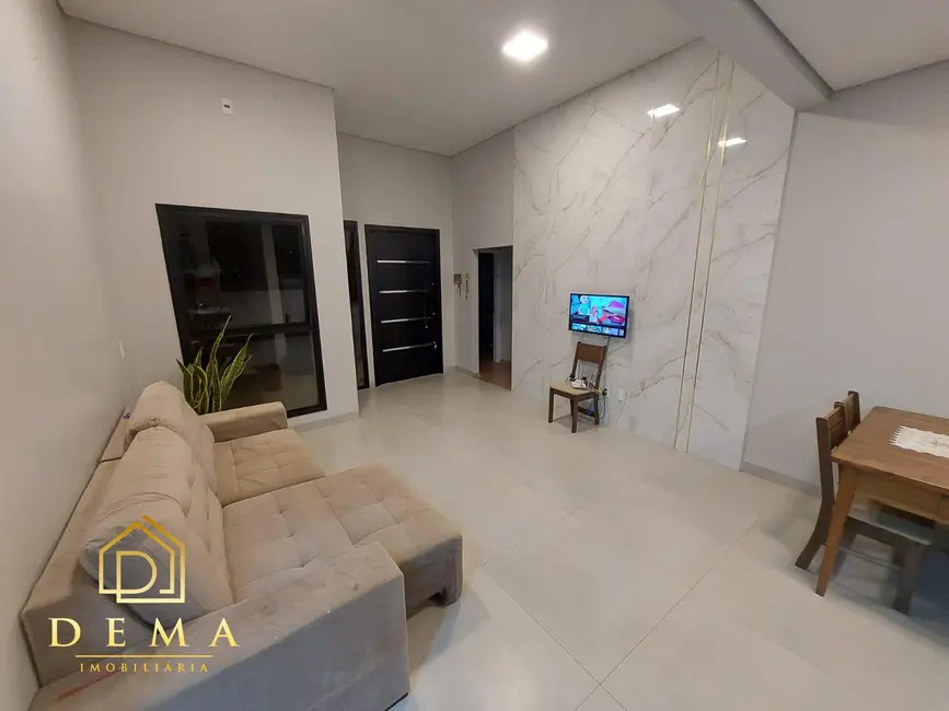 Casa com 2 quartos à venda, 110m2 em Jardim Planalto, Toledo - PR - imagem 4 Foto 4 de Casa com 2 quartos à venda, 110m2 em Jardim Planalto, Toledo - PR