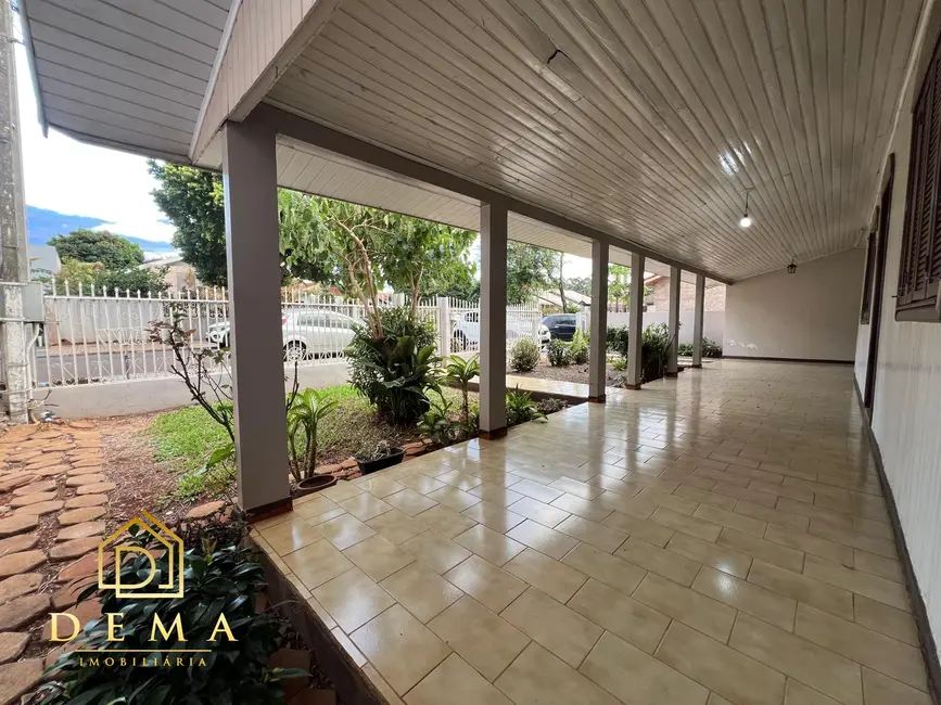 Foto 5 de Casa com 3 quartos para alugar, 140m2 em Vila Becker, Toledo - PR