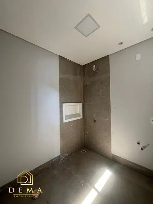 Casa com 2 quartos à venda, 143m2 em Jardim Anápolis, Toledo - PR - imagem 4 Foto 4 de Casa com 2 quartos à venda, 143m2 em Jardim Anápolis, Toledo - PR