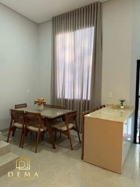 Casa com 2 quartos à venda, 117m2 em Vila Becker, Toledo - PR - imagem 2 Foto 2 de Casa com 2 quartos à venda, 117m2 em Vila Becker, Toledo - PR