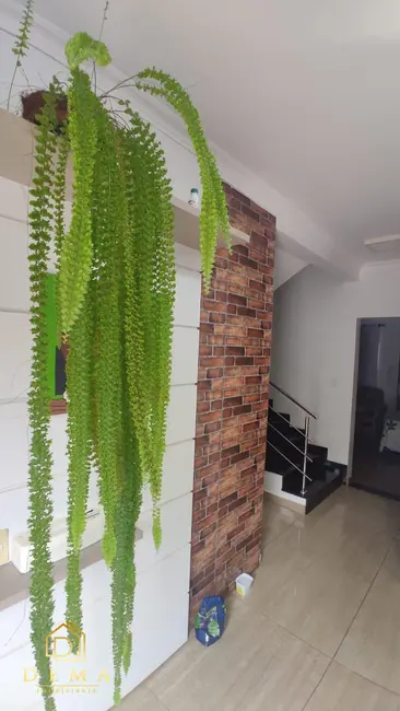 Sobrado com 2 quartos à venda, 194m2 em Vila Industrial, Toledo - PR - imagem 6 Foto 6 de Sobrado com 2 quartos à venda, 194m2 em Vila Industrial, Toledo - PR