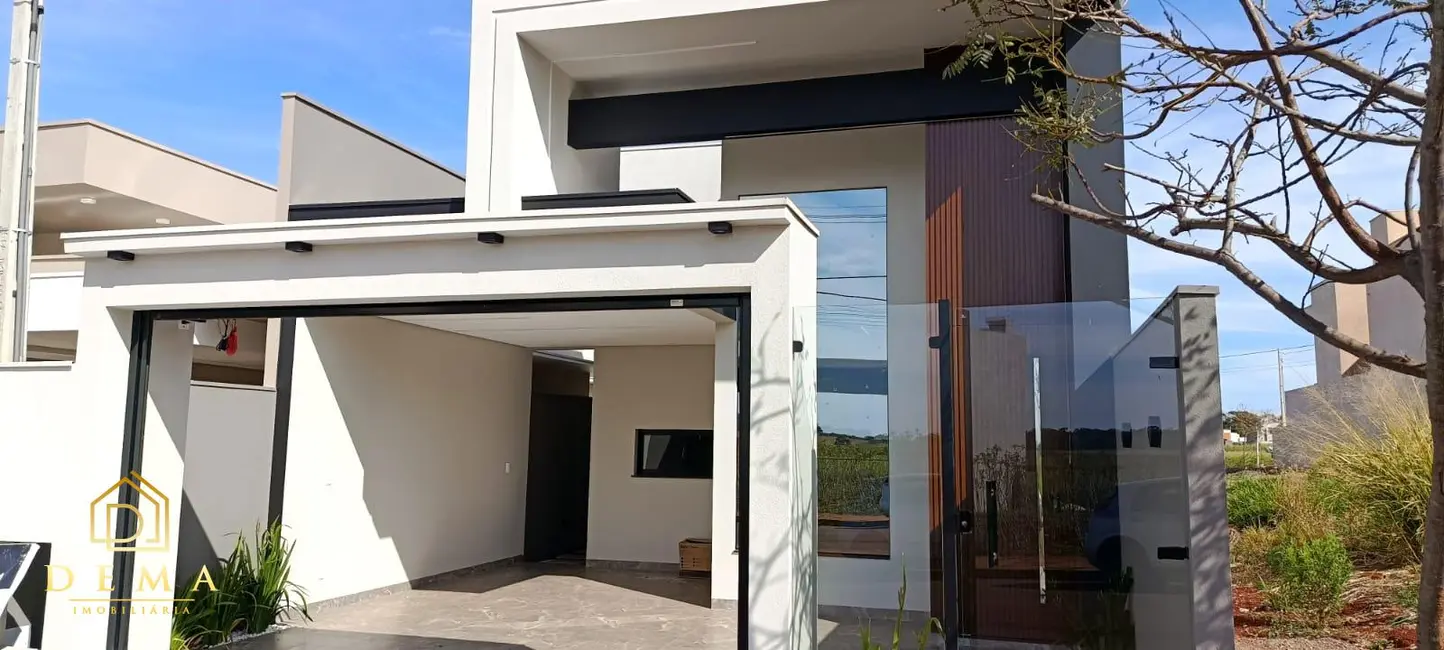 Foto 1 de Casa com 2 quartos à venda, 126m2 em Jardim Planalto, Toledo - PR