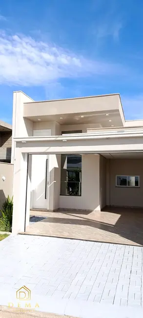 Foto 3 de Casa com 2 quartos à venda, 126m2 em Jardim Planalto, Toledo - PR