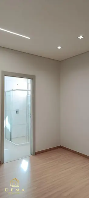 Foto 6 de Casa com 2 quartos à venda, 126m2 em Jardim Planalto, Toledo - PR