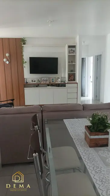 Foto 3 de Casa com 2 quartos à venda, 241m2 em Centro, Toledo - PR