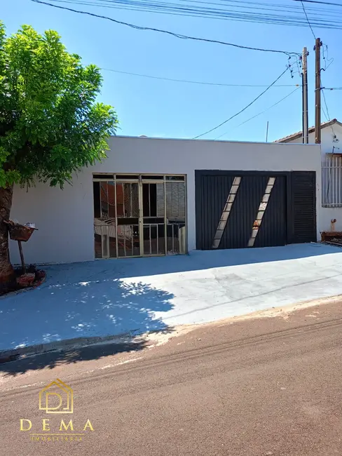 Casa com 2 quartos à venda, 88m2 em Jardim Europa, Toledo - PR - imagem 2 Foto 2 de Casa com 2 quartos à venda, 88m2 em Jardim Europa, Toledo - PR