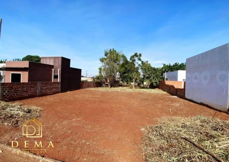 Foto 1 de Terreno / Lote à venda, 373m2 em Palotina - PR