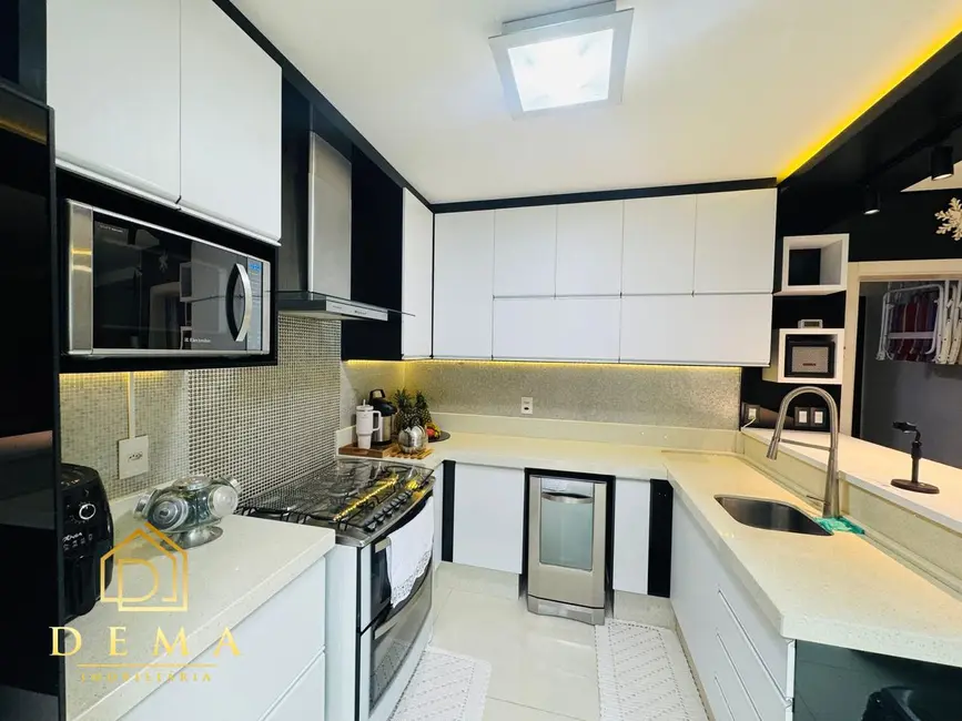 Sobrado à venda em Centro, Toledo - PR - imagem 10 Foto 10 de Sobrado à venda em Centro, Toledo - PR